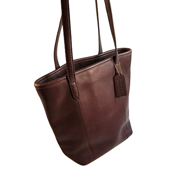 Coach Handbags - Vintage Coach Legacy Lunch Bucket Tote